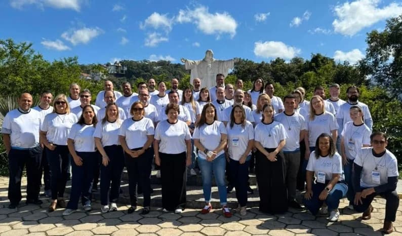Colégio Dehon de Tubarão participa de encontro com educadores de cinco países
