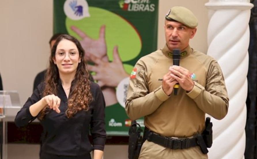 PMSC passa a integrar o programa SC em Libras para ampliar acessibilidade no atendimento