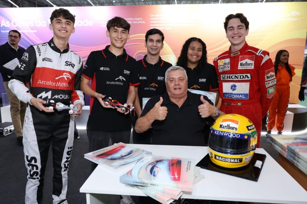 Lançamento do livro “As Cores da Velocidade” reúne fãs do automobilismo em Joinville - primeira página sc