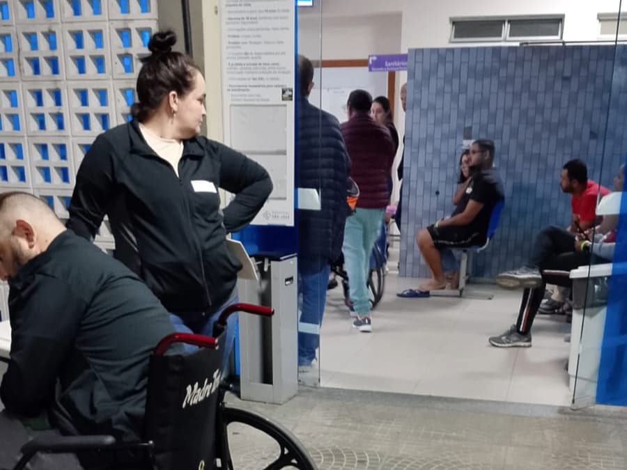 Longa demora: vídeos mostram que Hospital São José de Criciúma ainda sofre com superlotação