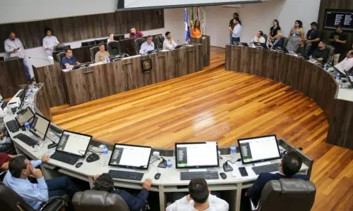 Balneário Camboriú: Condenados por abuso infantil são vetados do serviço público