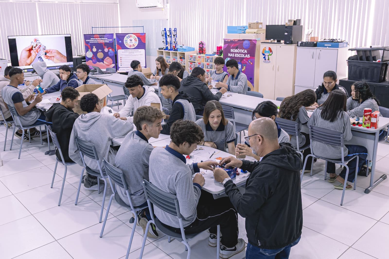 Projeto em escolas de Joinville desafia estudantes a criarem “eletrodomésticos do futuro”