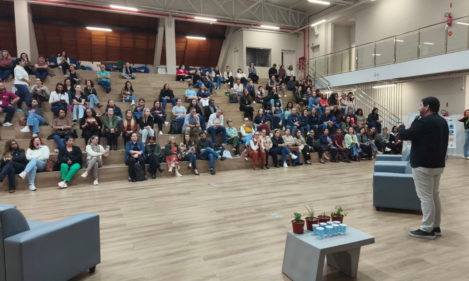 Joinville debate gestão de resíduos sólidos em escolas no 8º Seminário de Educação Ambiental
