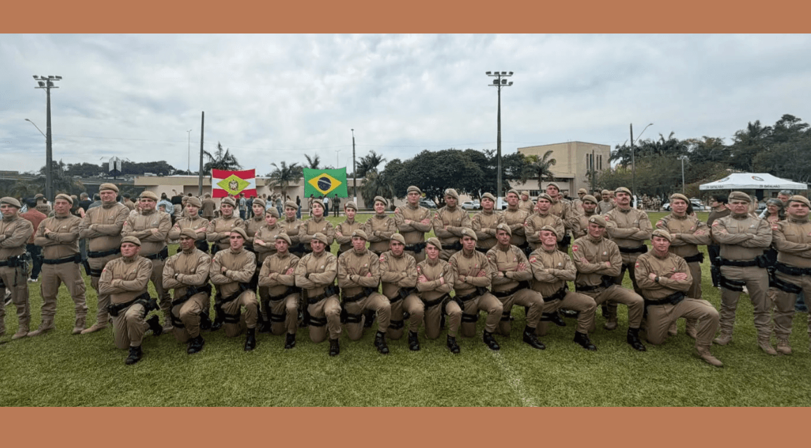 Após formatura de soldados temporários em SC, Passo de Torres recebe dois novos policiais militares