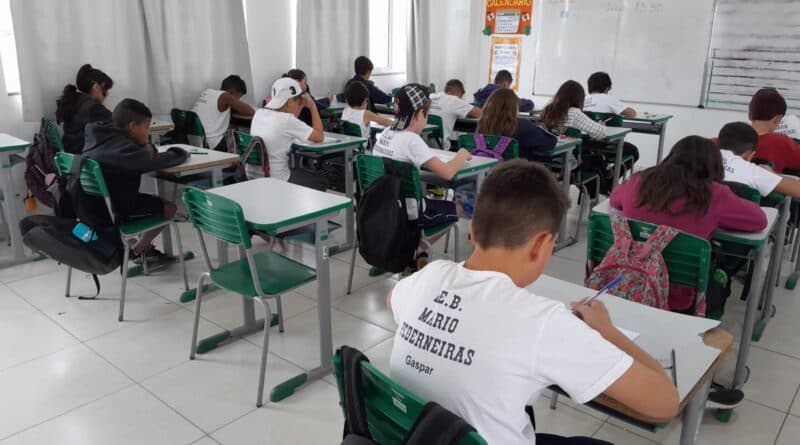 Gaspar prorroga inscrições para premiação de profissionais da educação com foco no IDEB