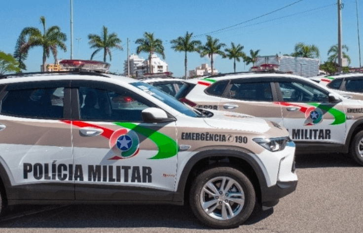 PM cumpre dois mandados de prisão nos bairros Ponta Aguda e Itoupava Central, em Blumenau.