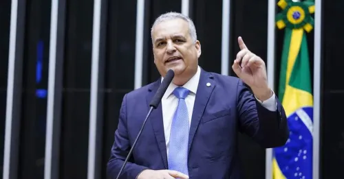 Alfredo Gaspar, ex-secretário de ministro de Lula, é escolhido como vice de Flávio Bolsonaro