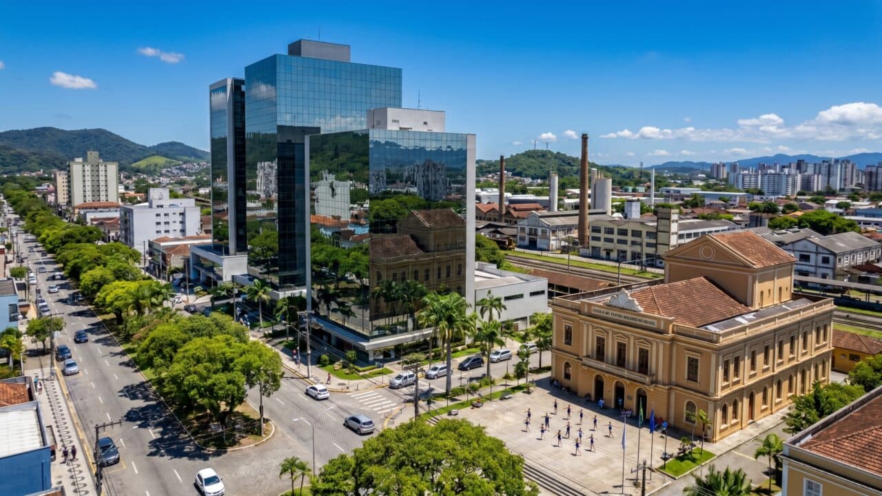 PIB de R$ 49,8 bilhões e zero recuo em décadas: a 3ª maior economia do Sul do Brasil é uma cidade catarinense que ainda abriga o único Bolshoi fora da Rússia