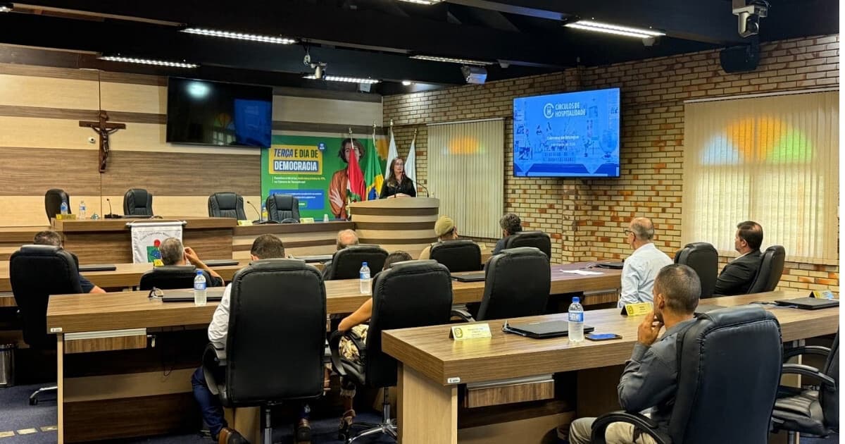 Reunião na Câmara discute políticas de acolhimento a imigrantes em Brusque - O Município