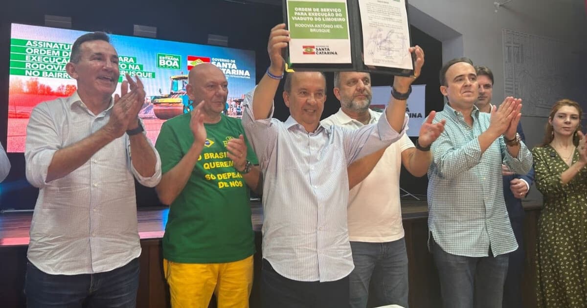 Governador assina convênio para segunda etapa da construção da nova torre do Hospital Azambuja, em Brusque - O Município