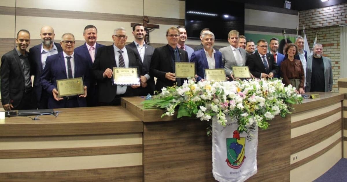 Câmara de Vereadores entrega títulos de Cidadão Honorário nos 166 anos de Brusque