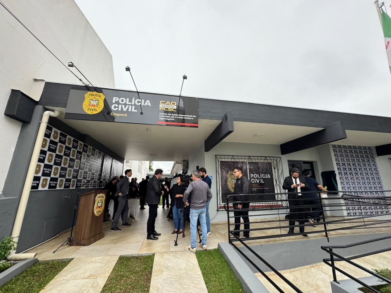 Polícia Civil entrega sede revitalizada da DIFRON em Chapecó