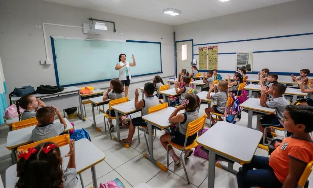 Projeto de PPP para escolas tem votação adiada na Câmara de Joinville
