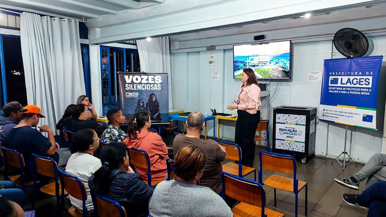 Estudantes da EJA em Lages recebem orientações para identificar violência doméstica
