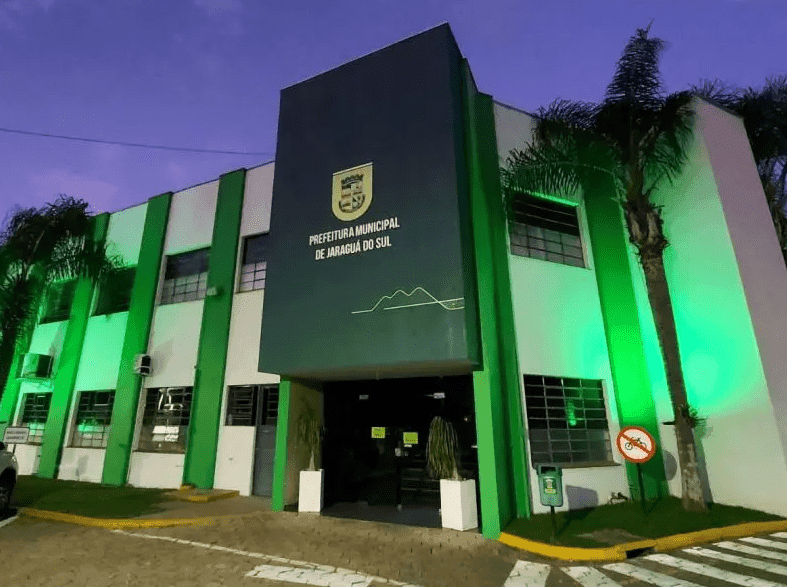 Jaraguá do Sul/SC abre processo seletivo na Educação com vagas de nível médio e superior