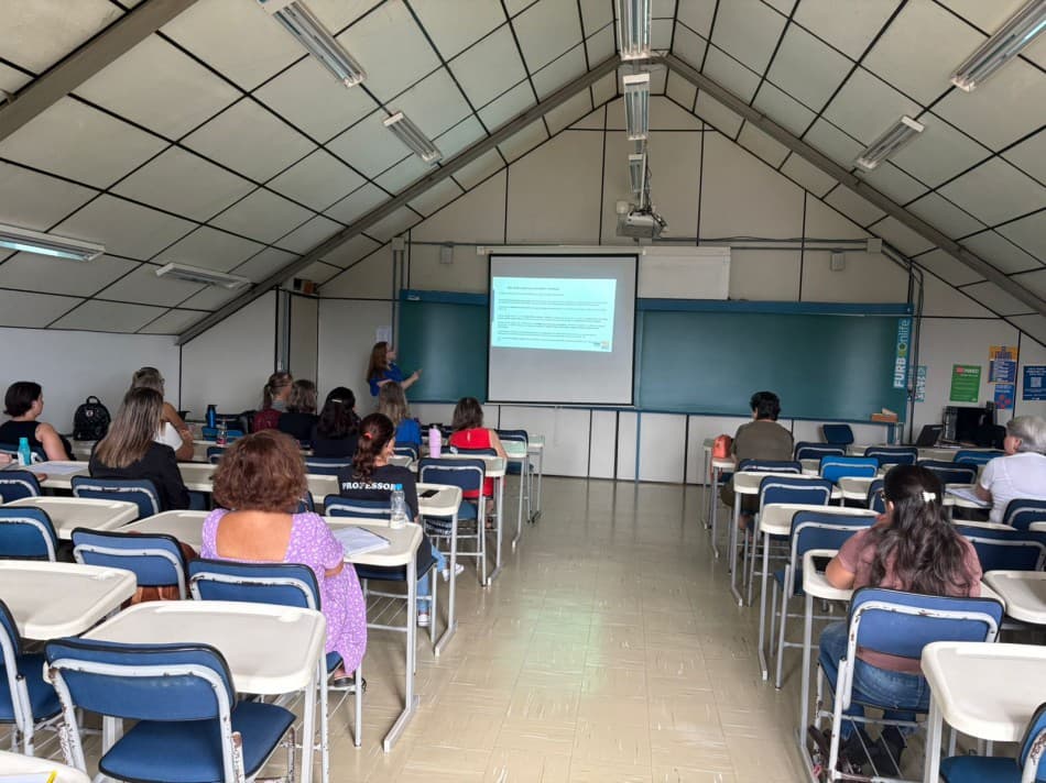 Blumenau reforça segurança nas escolas com 6 ações práticas e formação para profissionais da rede
