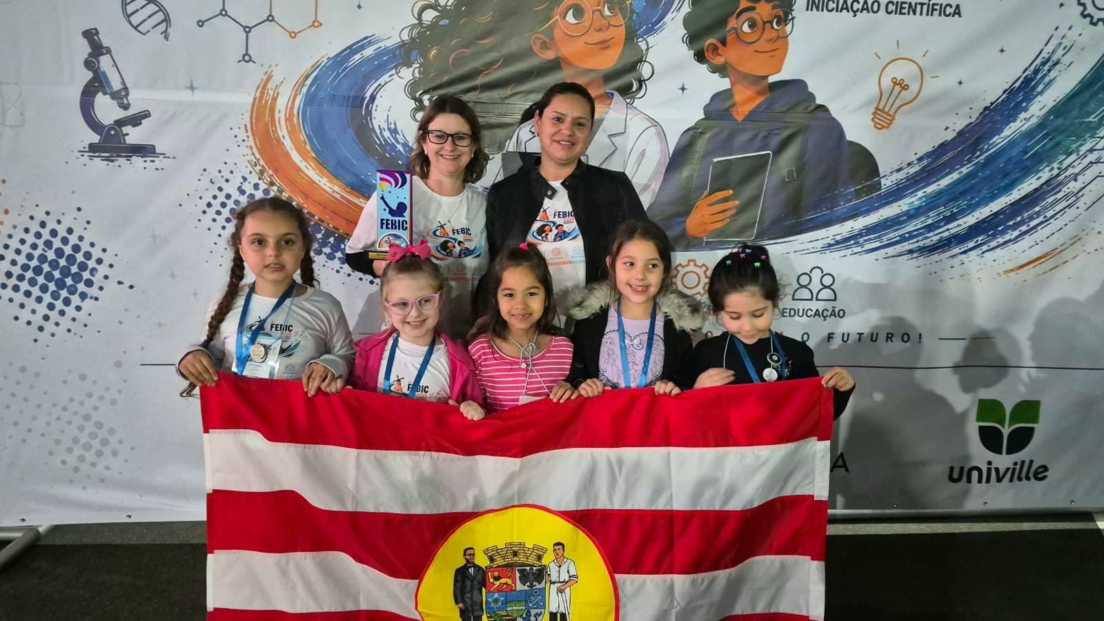 Blumenau conquista 8 prêmios em feira nacional de iniciação científica com escolas municipais