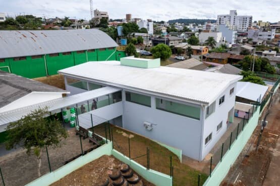 Chapecó amplia escolas, entrega mais de 61 mil materiais pedagógicos e investe milhões na educação
