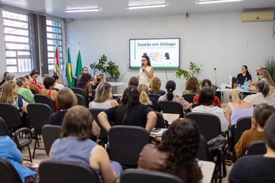 Educação de Chapecó promove escuta ativa com gestores da rede municipal