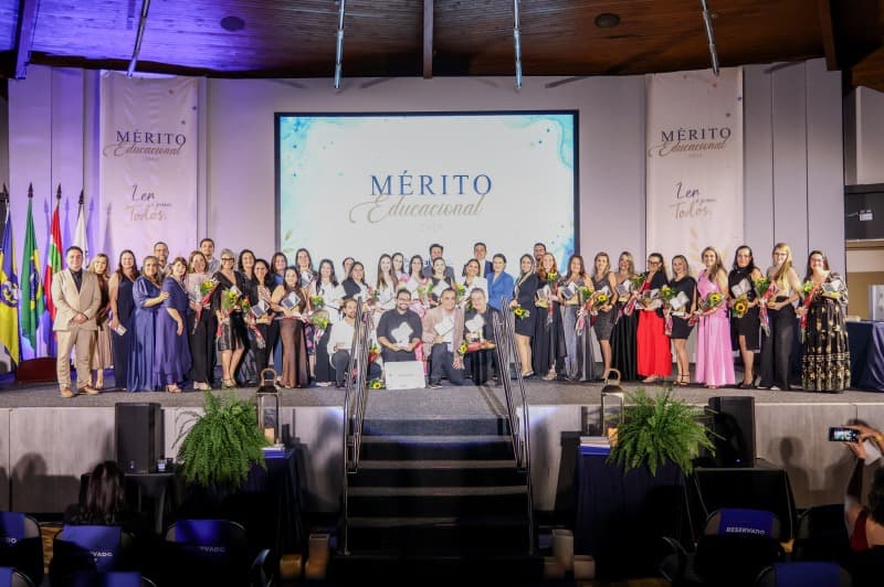 Mérito Educacional 2026 de Itajaí premia professores