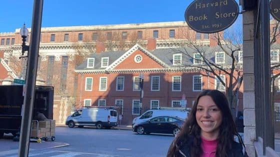 Brusquense de 17 anos é aprovada em quatro universidades nos EUA - Portal da Cidade - Brusque / SC