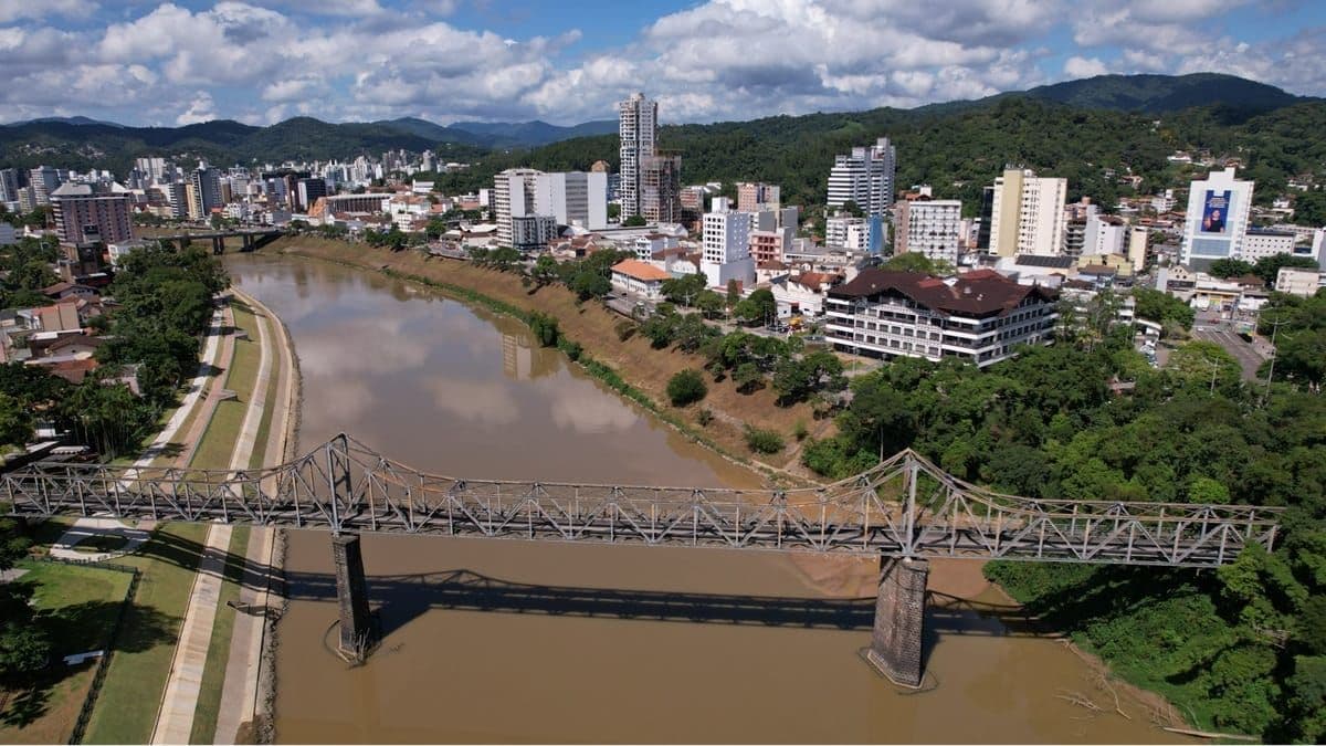 Corpus Christi 2026: Veja o que abre e fecha no feriado prolongado em Blumenau