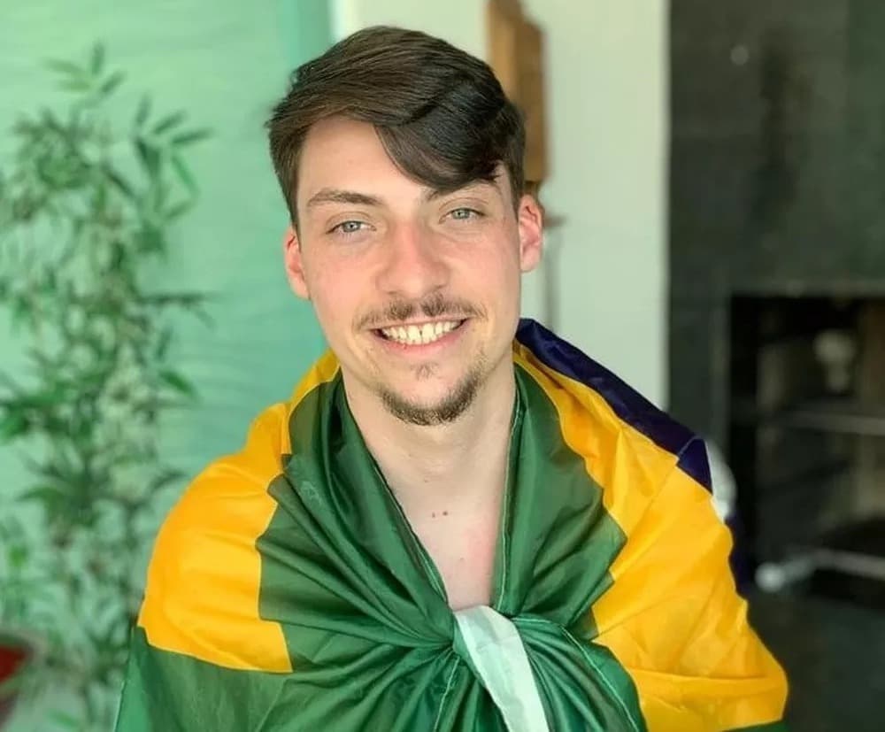 Jair Renan Bolsonaro lança pré-candidatura a deputado federal por SC