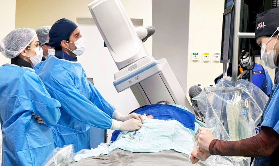 Avanço na medicina: Hospital Santa Isabel, de Blumenau, realiza implante de marcapasso sem fio
