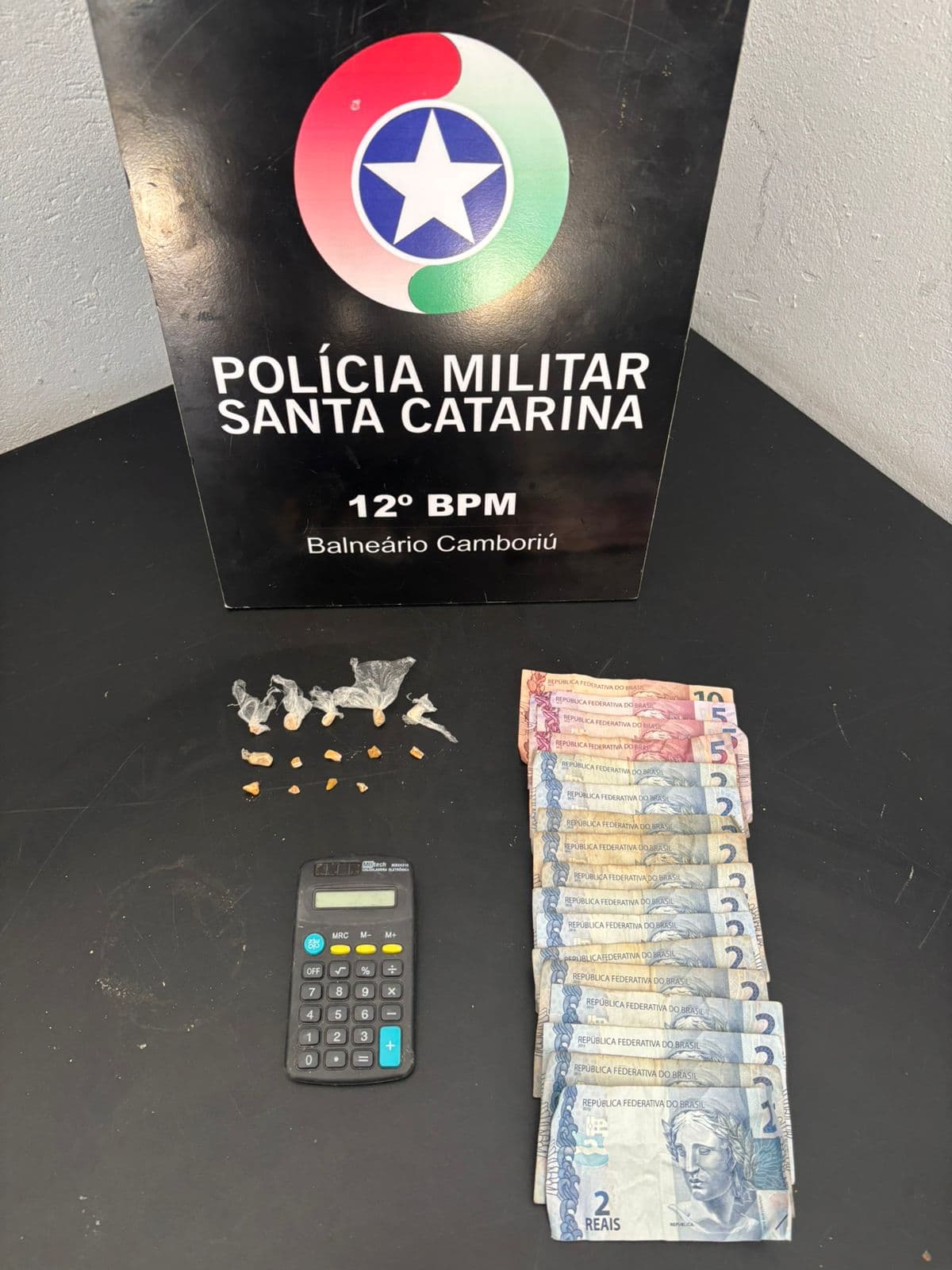 Operações da PM resultam em sete conduzidos por tráfico, furto, receptação e roubo em Balneário Camboriú
