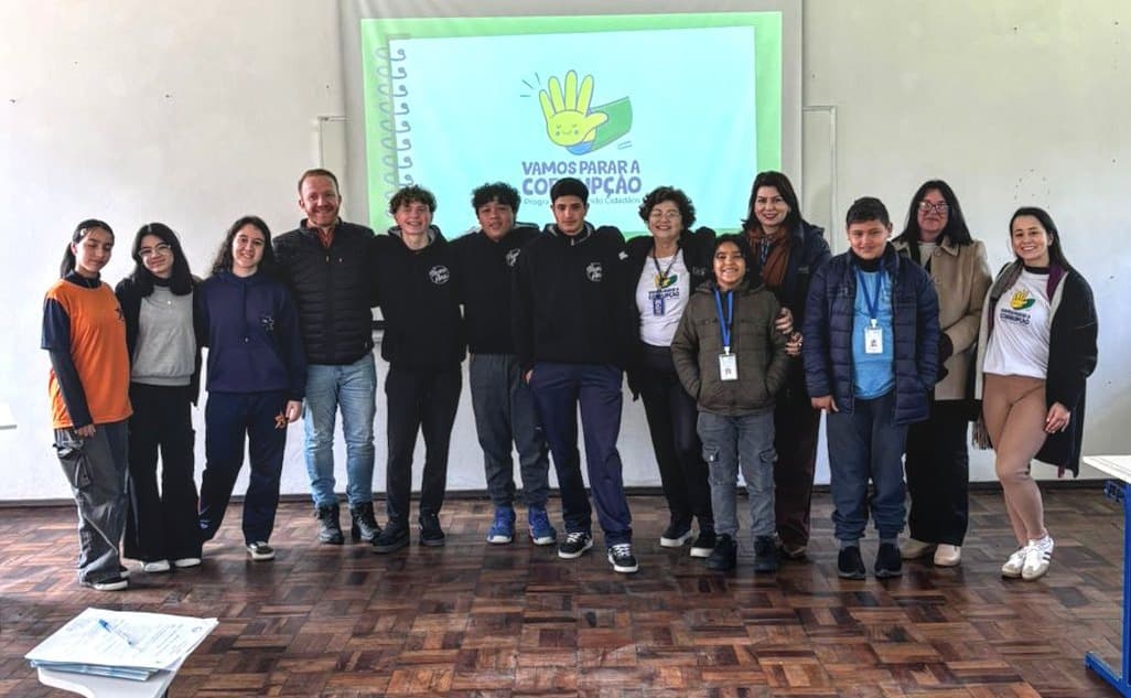 Secretaria da Educação lança 1ª Gincana da Cidadania em Lages com premiação de iPhones - Notícia no Ato