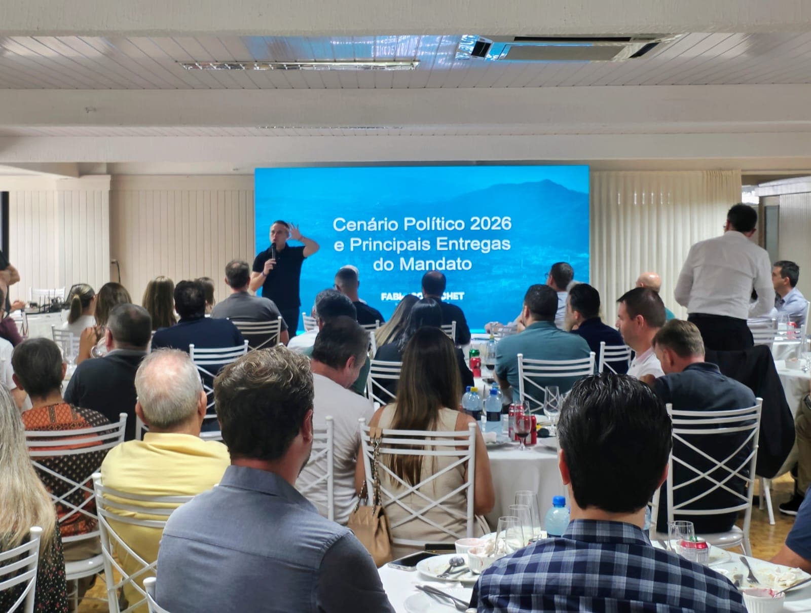 Plenária da CDL reúne lideranças e debate cenário político e impactos ao setor produtivo em Jaraguá do Sul