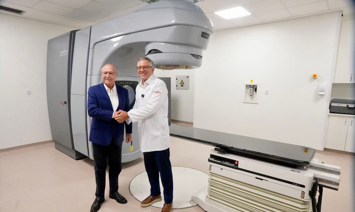 Governo entrega aceleradores lineares para radioterapia para Jaraguá do Sul e mais quatro cidades