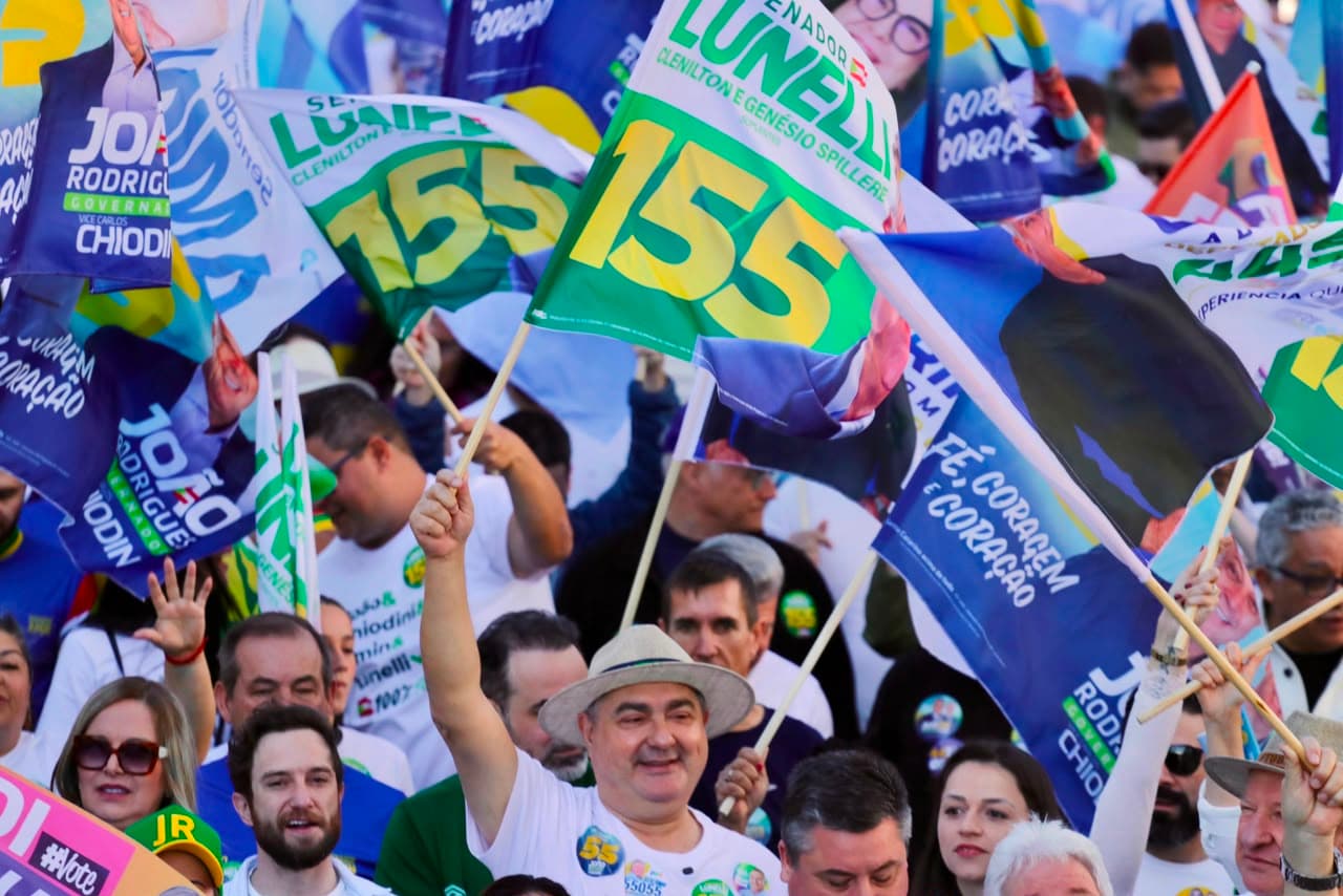 Lunelli participa de caminhada em Chapecó e reforça compromisso com Santa Catarina