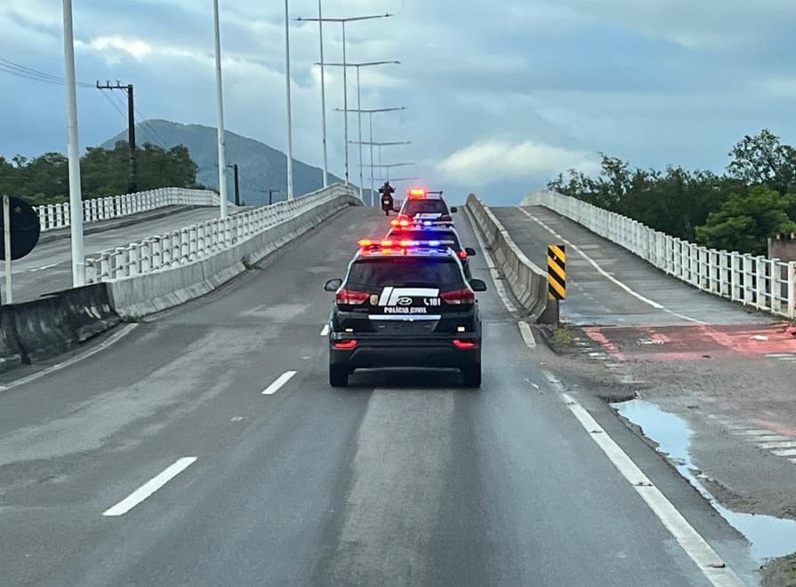 Traficantes que despachavam drogas para todo o Brasil são presos em Florianópolis