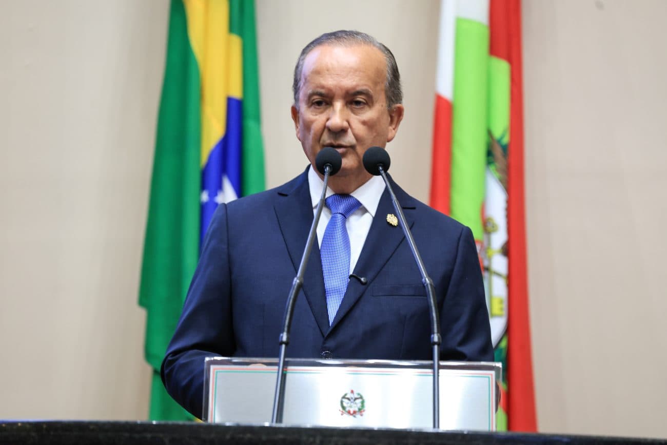 PL de Santa Catarina projeta avanço eleitoral, mas lida com divisões internas e disputas regionais