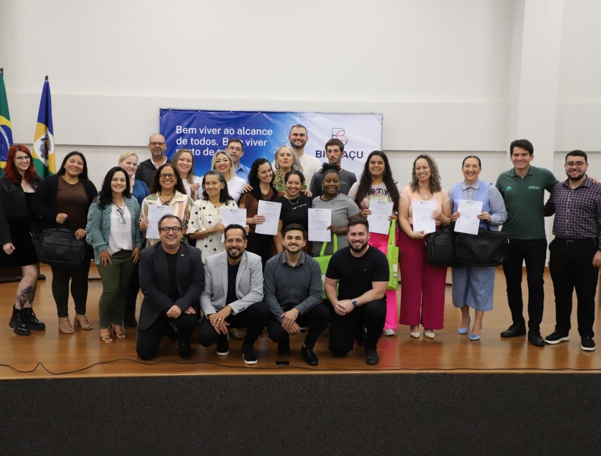 Biguaçu empossa 15 novos servidores e reforça equipe da rede municipal de ensino