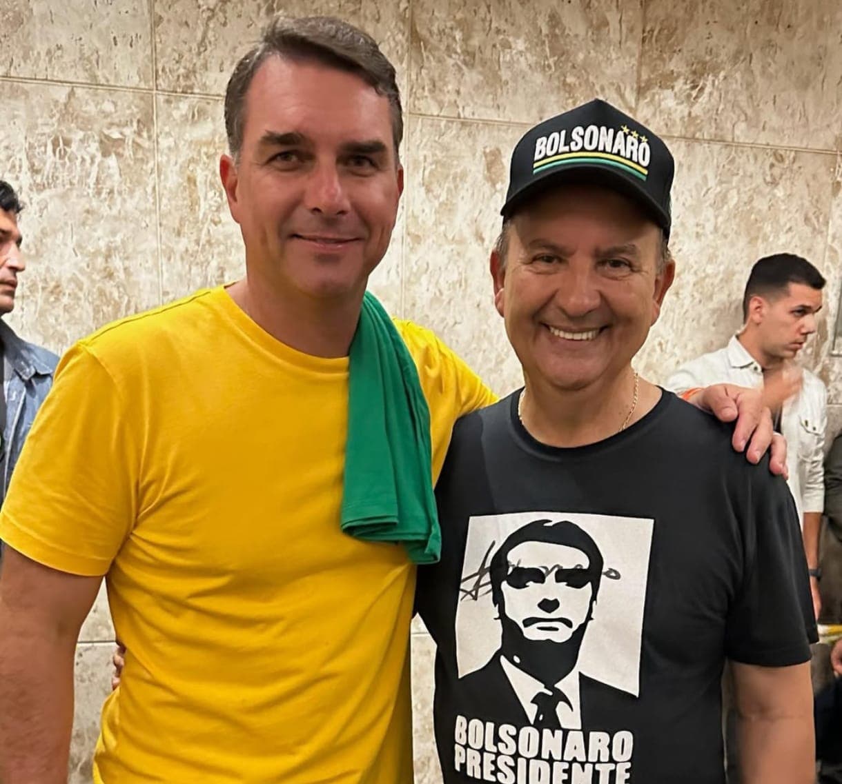 Jorginho Mello realiza evento para recepcionar Flávio Bolsonaro