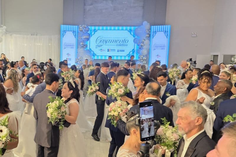 Casamento Coletivo 2026 celebra união de 62 casais em Balneário Camboriú
