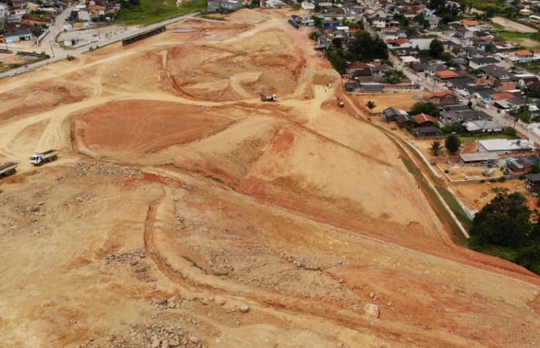 Justiça condena construtora em R$ 60 mil por deixar lama invadir residência