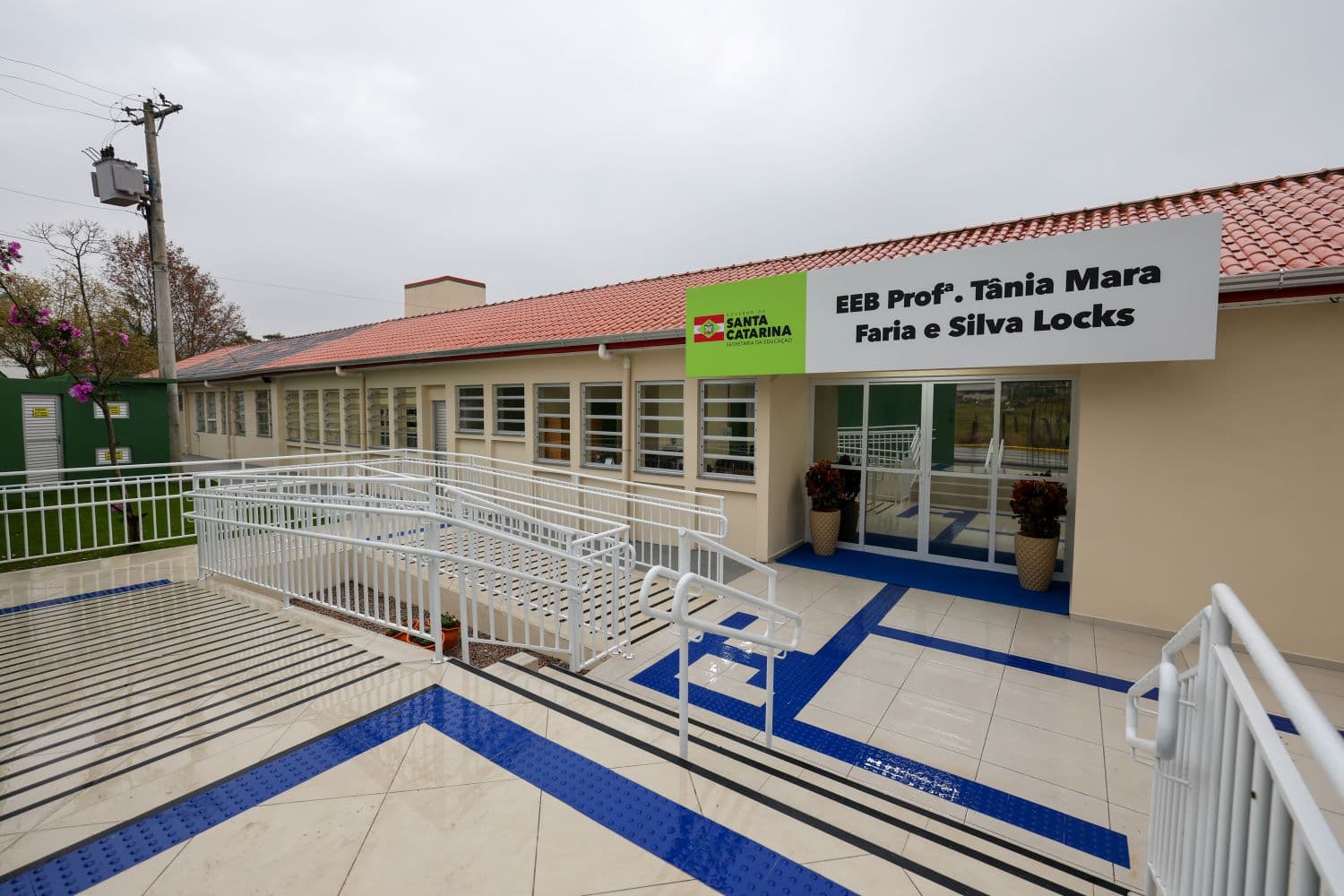 Governo do Estado inaugura reforma da escola estadual Tânia Mara em Biguaçu