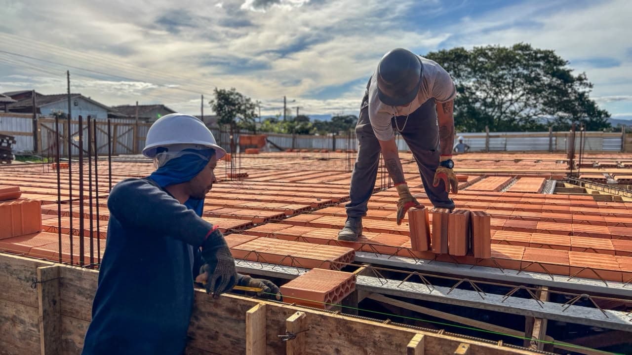 Obras de construção de três novas unidades básicas de saúde de Criciúma avançam
