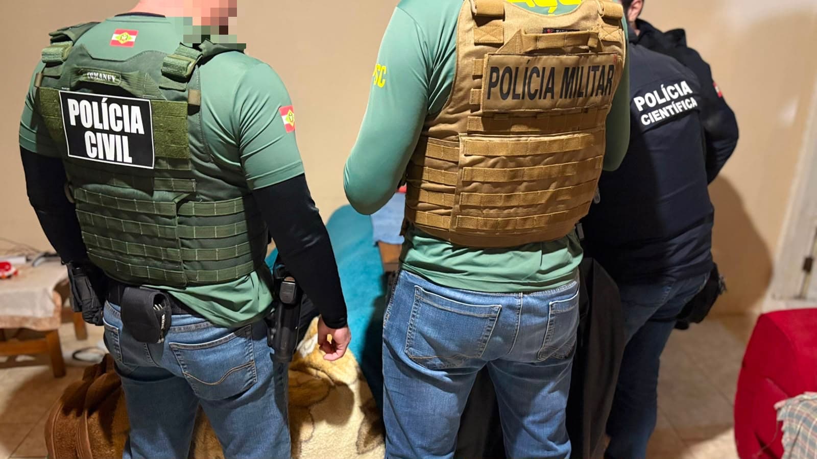 Operação apura armazenamento de material de abuso sexual infantil no litoral catarinense