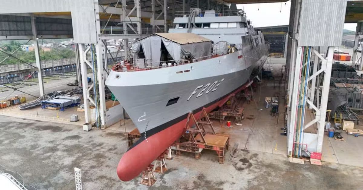 Presidente Lula participa de lançamento de fragata da Marinha construída em Itajaí