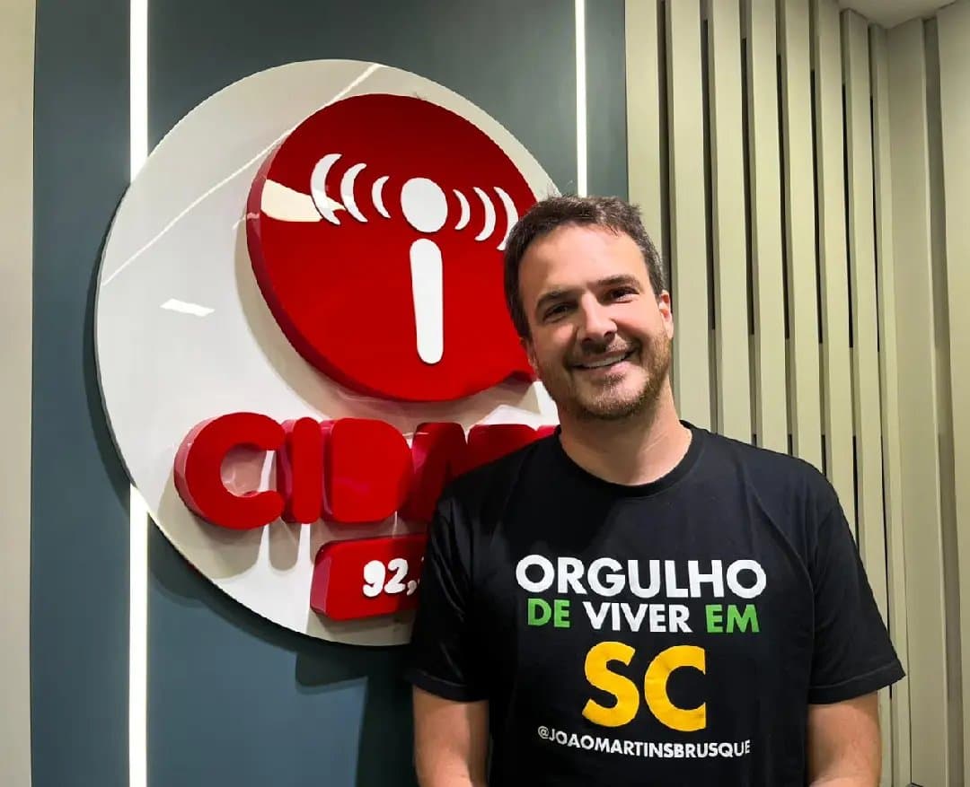 (VÍDEO) João Martins coloca saúde, segurança e educação no centro da pré-candidatura - Rádio Cidade