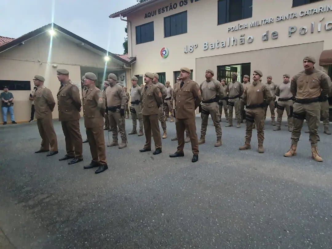 (VÍDEO) 18º Batalhão de Polícia Militar celebra 17 anos com homenagens e novas viaturas - Rádio Cidade