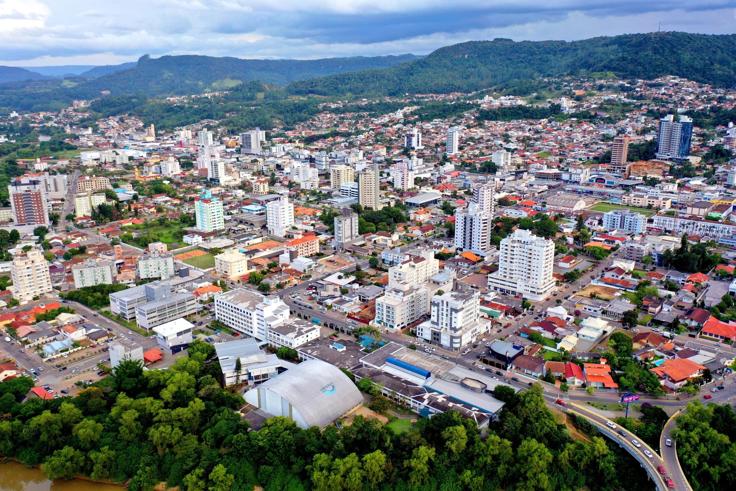 Alto Vale » Rio do Sul abre 1.011 empresas no primeiro trimestre e registra melhor saldo da série histórica