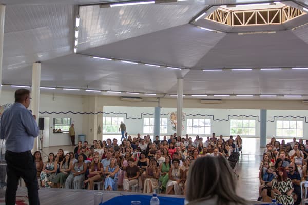 REFORÇO NA EDUCAÇÃO: Prefeitura de São José empossa novos servidores da rede municipal de ensino - Prefeitura Municipal De São José
