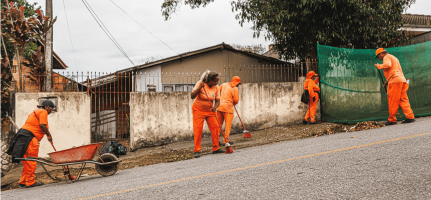 São José intensifica limpeza urbana na Região Sul com equipes atuando diariamente