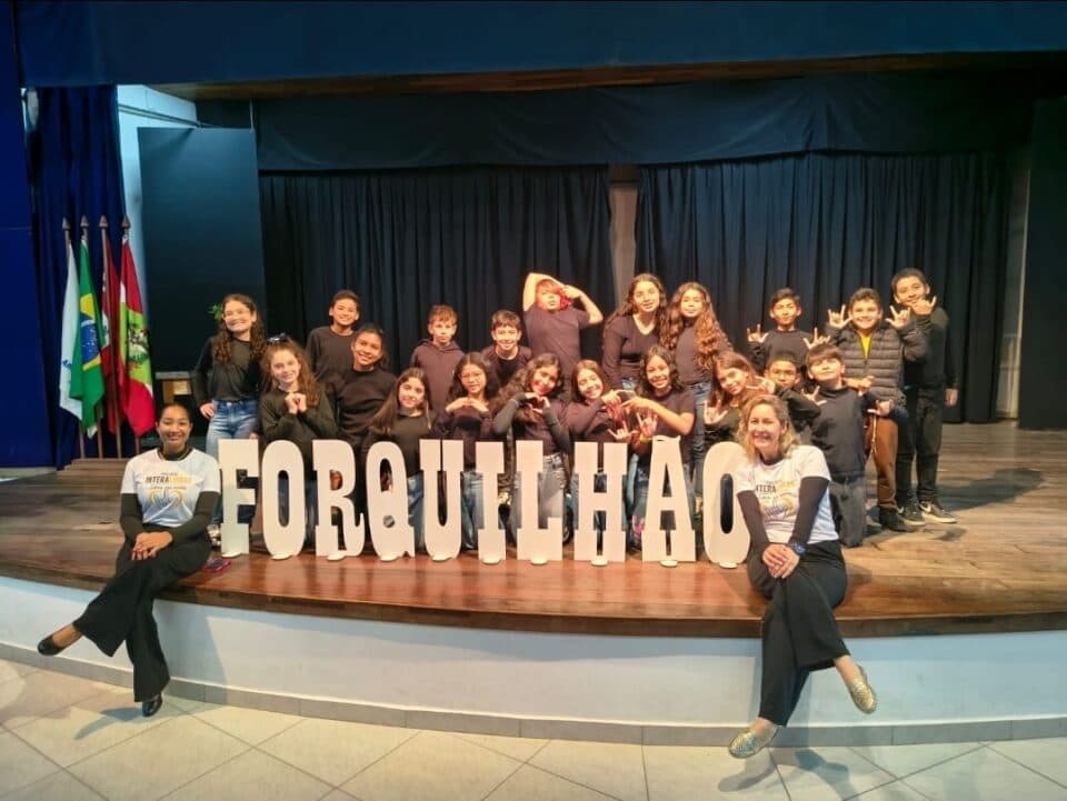 Projeto ensina Libras a alunos do CEM Forquilhão