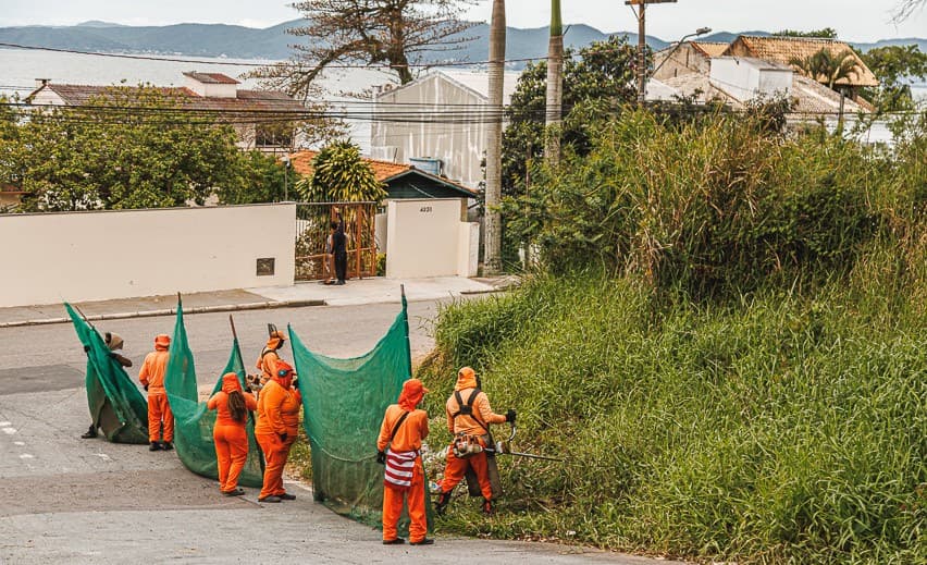 São José inicia a semana com serviços de limpeza em seis bairros da região Norte
